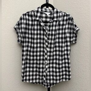 Time and Tru Women’s Black and White Plaid Button Down Shirt
